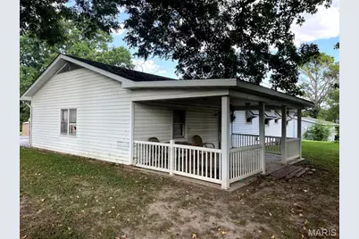 105 S Sanderson Avenue, Elsberry, MO 63343 - Photo 3