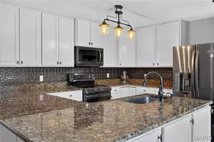 2460 Country Pointe Ln, Unincorporated, MO 63385 - Photo 11