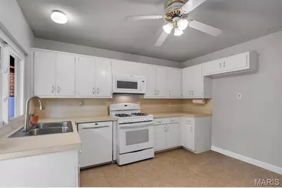 5015 Suson Hills Drive, Saint Louis, MO 63128 - Photo 11