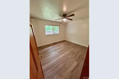 7374 Tannoia Drive, Hazelwood, MO 63042 - Photo 9