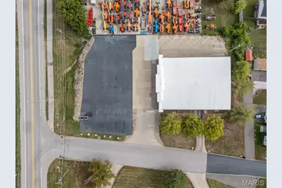 9084 Veterans Memorial Parkway, O'Fallon, MO 63366 - Photo 13