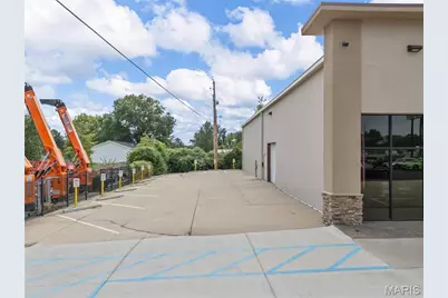 9084 Veterans Memorial Parkway, O'Fallon, MO 63366 - Photo 17
