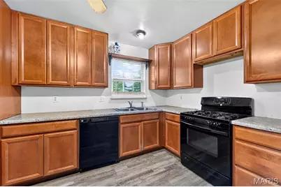 8 S Dianne Drive, Saint Peters, MO 63376 - Photo 5