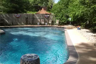 12122 Regency Dr, Saint Louis, MO 63128 - Photo 5