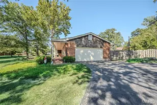 12122 Regency Dr, Saint Louis, MO 63128 - Photo 49