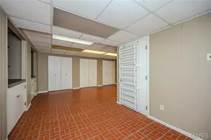 12122 Regency Dr, Saint Louis, MO 63128 - Photo 45