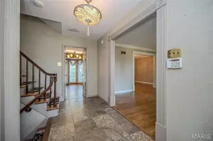 12122 Regency Dr, Saint Louis, MO 63128 - Photo 3