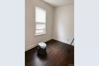 4920 San Francisco Avenue, Saint Louis, MO 63115 - Photo 9