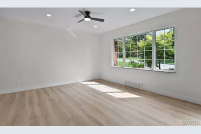 9609 Howerton Drive, Saint Louis, MO 63123 - Photo 5