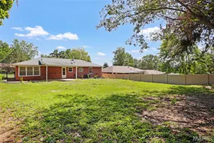 9609 Howerton Dr, Saint Louis, MO 63123 - Photo 37