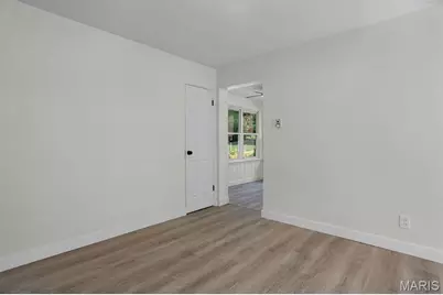 9609 Howerton Drive, Saint Louis, MO 63123 - Photo 13