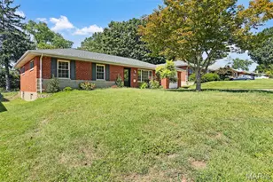 9609 Howerton Dr, Saint Louis, MO 63123 - Photo 3