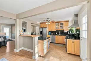 9132 Clydesdale Dr, Saint Louis, MO 63126 - Photo 11