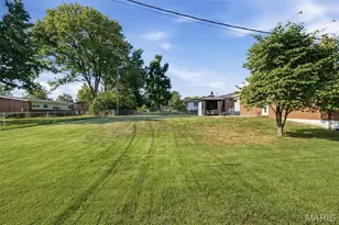 9132 Clydesdale Dr, Saint Louis, MO 63126 - Photo 49