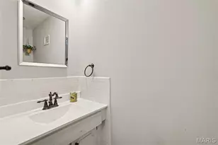 5253 Ozarkglen Dr, Mehlville, MO 63128 - Photo 9