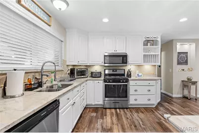 2560 Wedgwood Drive, Florissant, MO 63033 - Photo 7