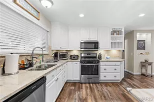 2560 Wedgwood Dr, Florissant, MO 63033 - Photo 7