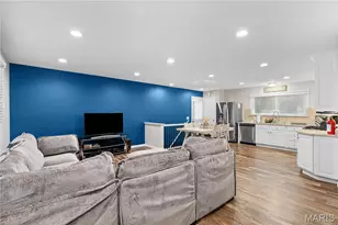 2560 Wedgwood Dr, Florissant, MO 63033 - Photo 5