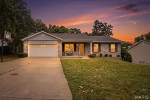 52 E Lakeview Dr, De Soto, MO 63020 - Photo 1
