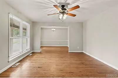 12115 Wensley Road, Florissant, MO 63033 - Photo 3