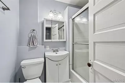 5218 Gresham Avenue, Saint Louis, MO 63109 - Photo 13