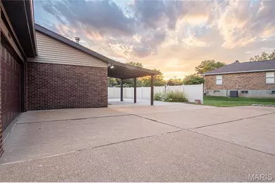 5185 Bryncastle Place, Unincorporated, MO 63128 - Photo 27