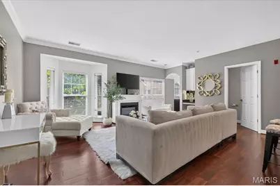 2630 McKnight Crossing Court, Saint Louis, MO 63124 - Photo 5