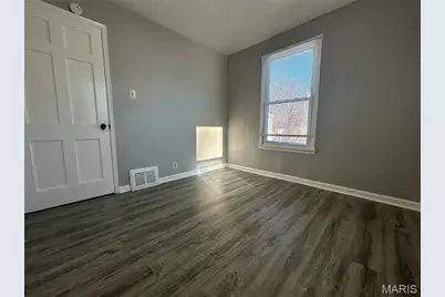6000 Cascade Drive, Saint Louis, MO 63134 - Photo 5