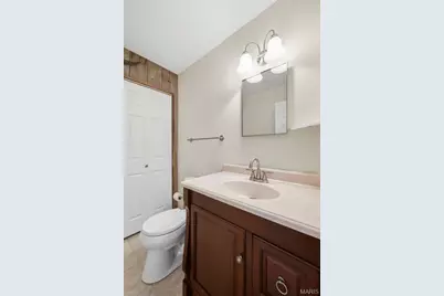 7568 Hazelcrest Drive, Hazelwood, MO 63042 - Photo 27