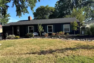 640 Warrenton Dr, Kirkwood, MO 63122 - Photo 1