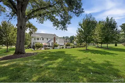 23 Bopp Lane, Town and Country, MO 63131 - Photo 9