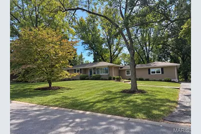 10904 Ridgecrest Drive, Saint Ann, MO 63074 - Photo 1