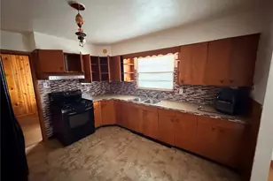 8933 Hillview Ave, Jennings, MO 63136 - Photo 9