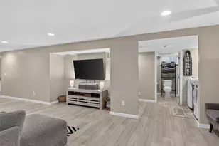 10412 Savannah Ave, Frontenac, MO 63131 - Photo 23