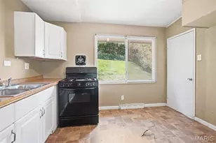 9808 Cambria Dr, Saint Louis, MO 63136 - Photo 11
