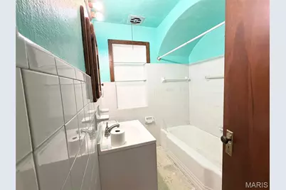 9462 Brenda Avenue, Affton, MO 63123 - Photo 7