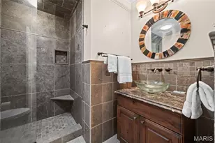 8 W Pine Ct, Saint Louis, MO 63108 - Photo 47