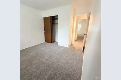 10619 Foxlair Drive, Saint Louis, MO 63137 - Photo 7