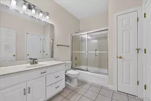 821 N Spoede Rd, Creve Coeur, MO 63141 - Photo 47