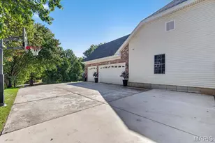 821 N Spoede Rd, Creve Coeur, MO 63141 - Photo 81
