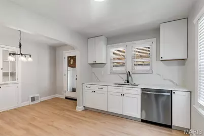 1165 Jackson Street, Saint Charles, MO 63301 - Photo 9