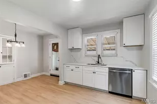 1165 Jackson St, Saint Charles, MO 63301 - Photo 9
