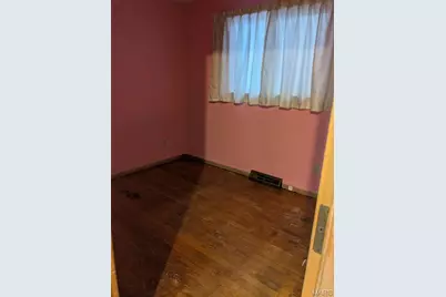 6110 Virginia Avenue, Saint Louis, MO 63111 - Photo 7