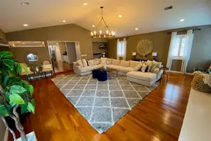 3037 Westham Dr, Town and Country, MO 63131 - Photo 11
