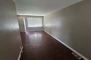 9341 Laramie Dr, Saint Louis, MO 63137 - Photo 3
