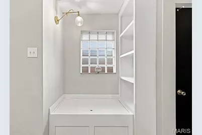 5562 Lindenwood Avenue, Saint Louis, MO 63109 - Photo 5