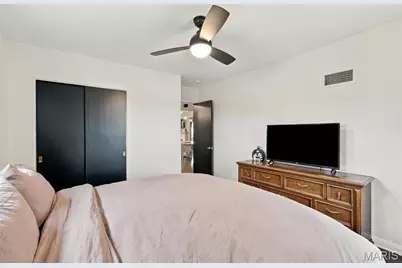 5562 Lindenwood Avenue, Saint Louis, MO 63109 - Photo 15