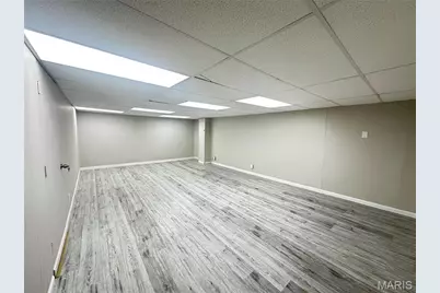 12469 Glengate Drive, Maryland Heights, MO 63043 - Photo 11