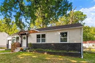 10501 Hoyt Dr, Saint Louis, MO 63137 - Photo 3