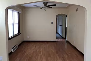5979 Drury Ln, Saint Louis, MO 63147 - Photo 13